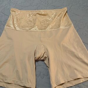 Seamless High-Waist Shapewear Shorts - Tan